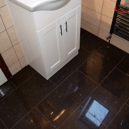 Quartz brown and cream Bathroom 