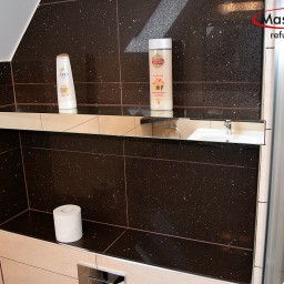 Quartz brown and cream Bathroom 